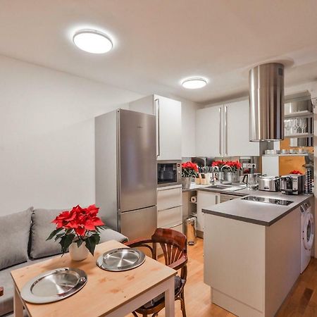 Romantic Apartment Prague Near Charles Bridge エクステリア 写真