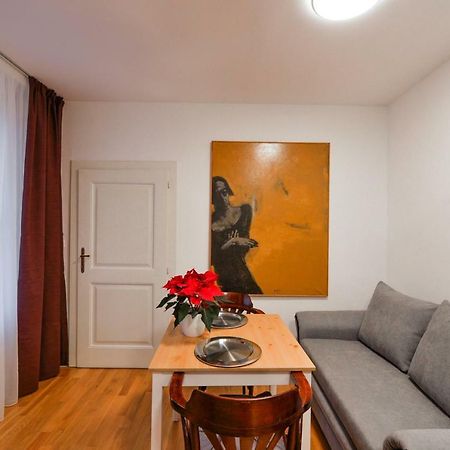 Romantic Apartment Prague Near Charles Bridge エクステリア 写真
