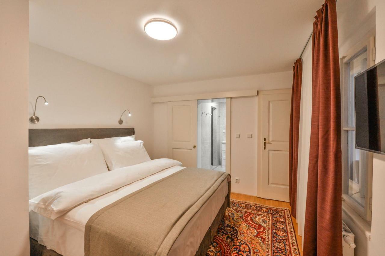 Romantic Apartment Prague Near Charles Bridge エクステリア 写真