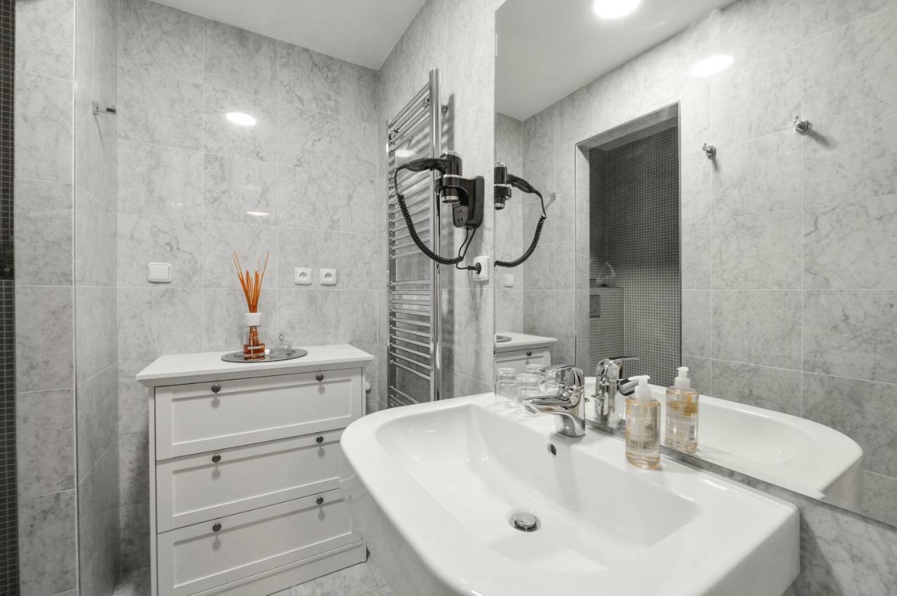 Romantic Apartment Prague Near Charles Bridge エクステリア 写真