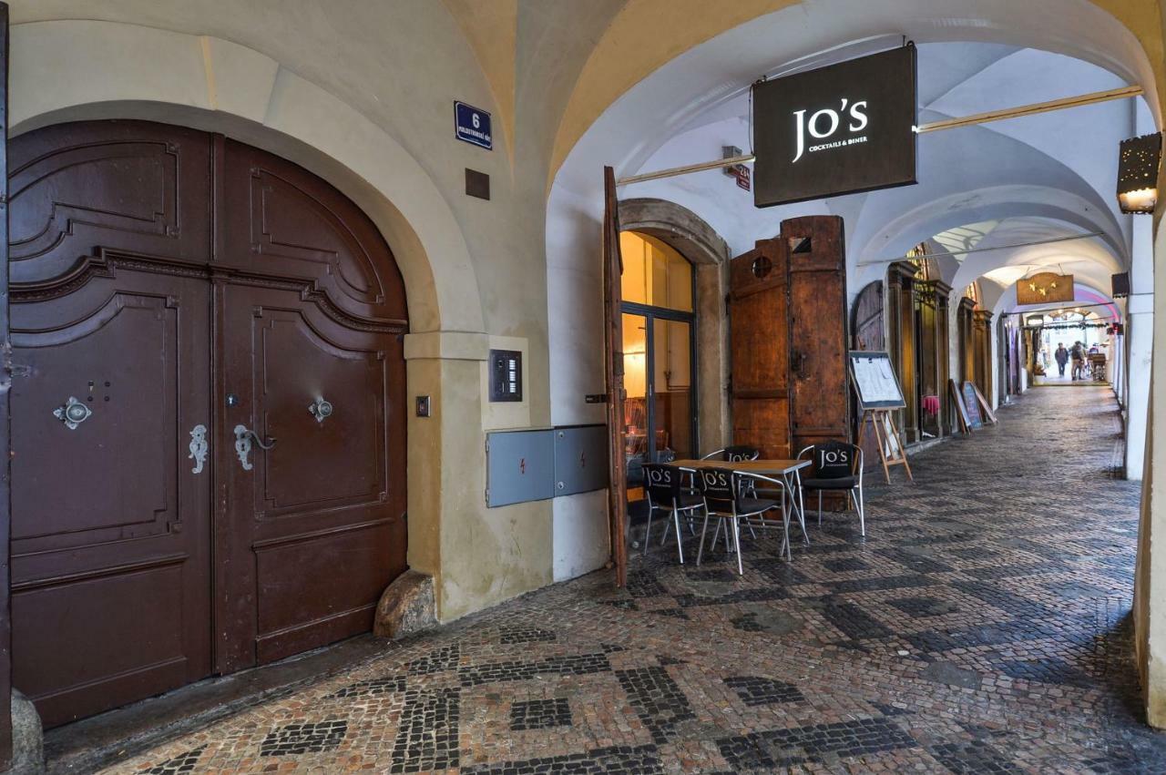 Romantic Apartment Prague Near Charles Bridge エクステリア 写真